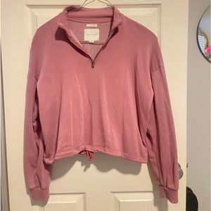 mid cropped jacket with jaw string on the bottom with zipper